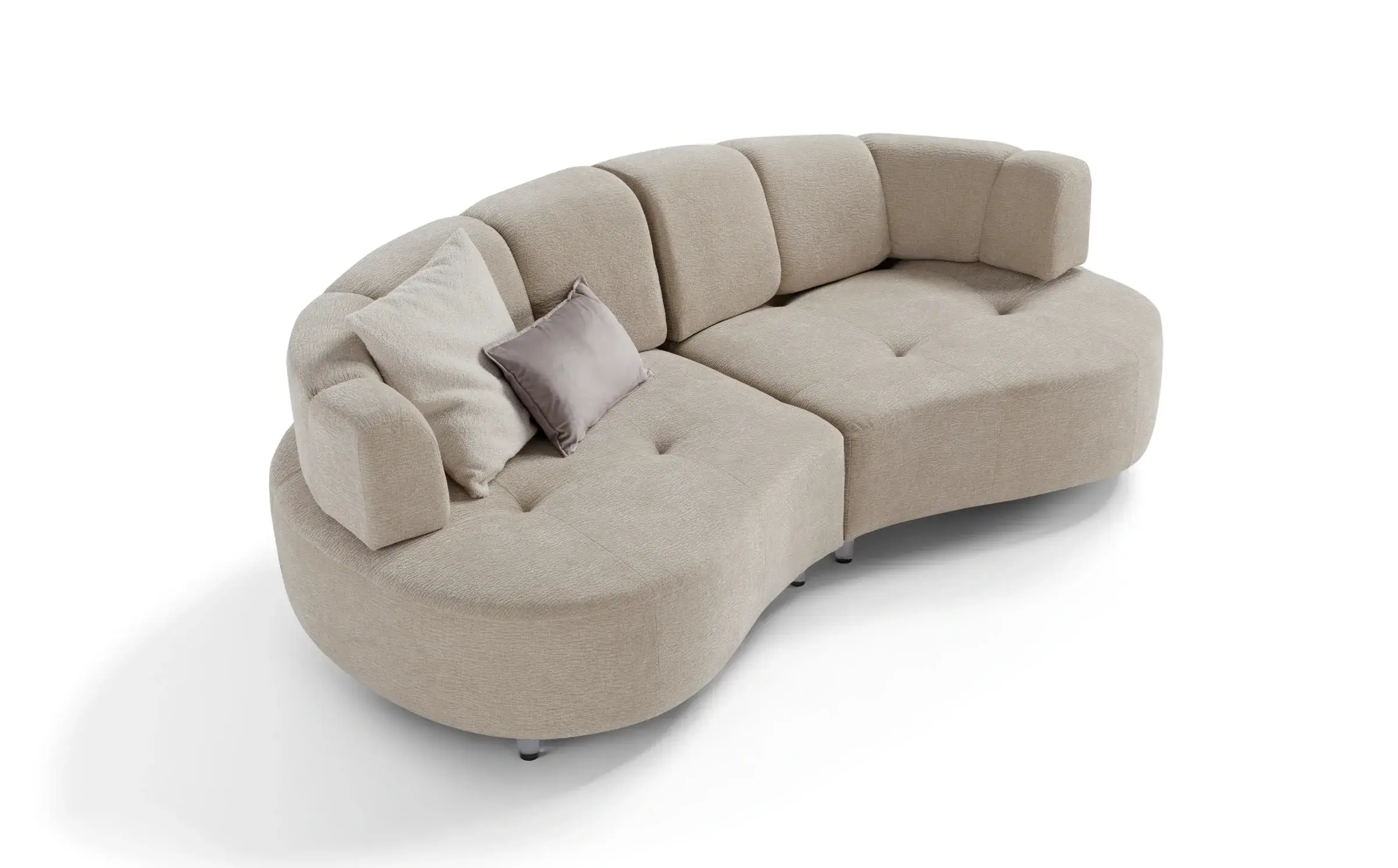 Divano Curved a due moduli con cuscini, su fondo bianco