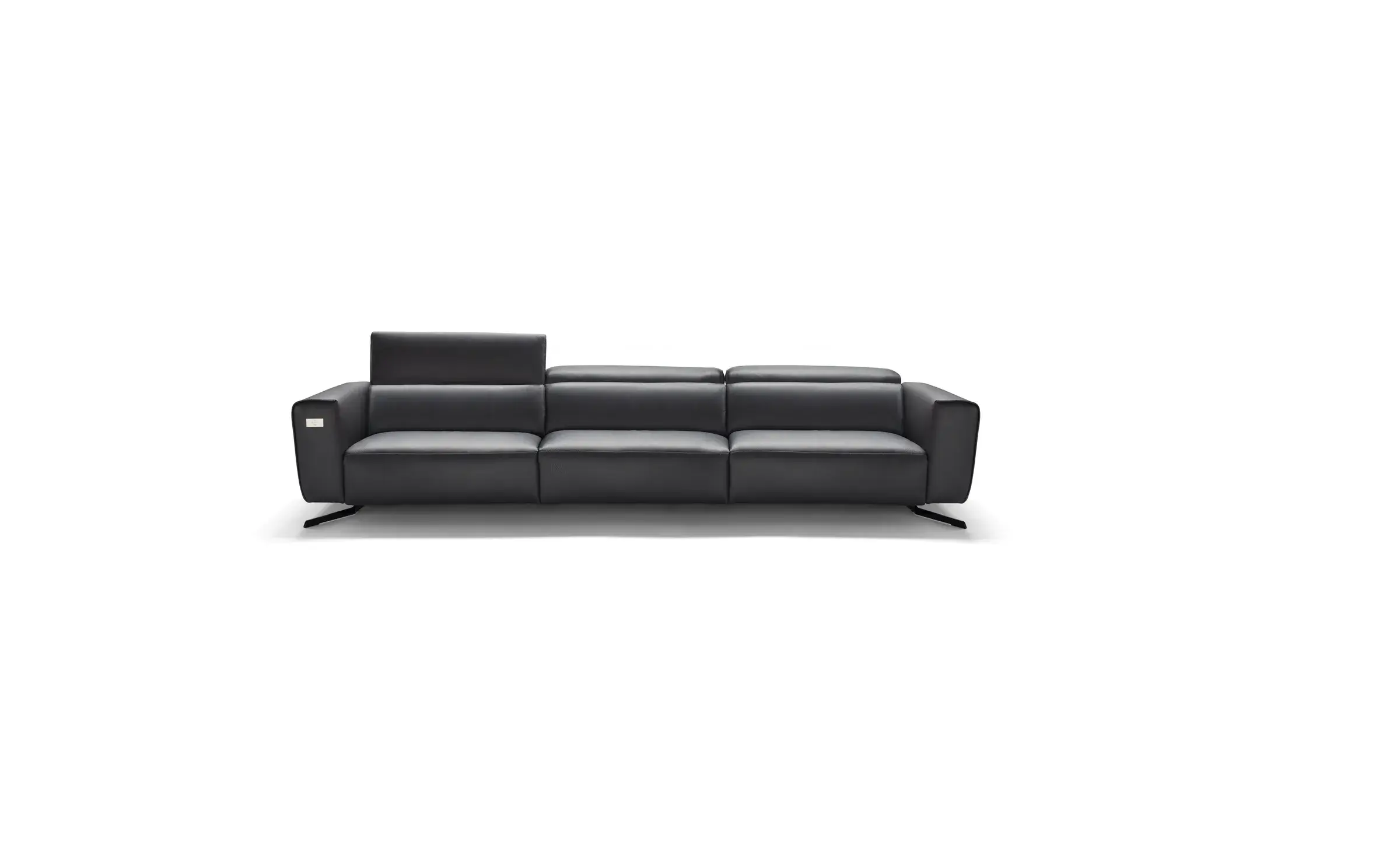 Dogma Emerald Edition lineare in pelle nera, su fondo bianco